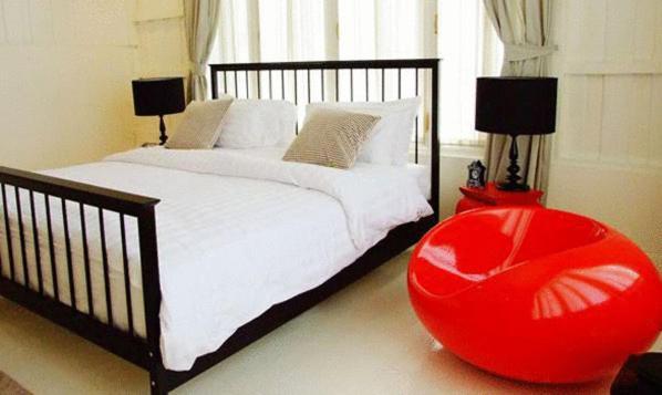 The Hen Hua Hin Hotel Bagian luar foto